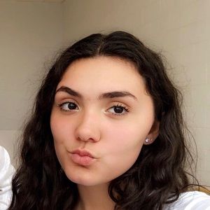 Meet your Posher, Raquel